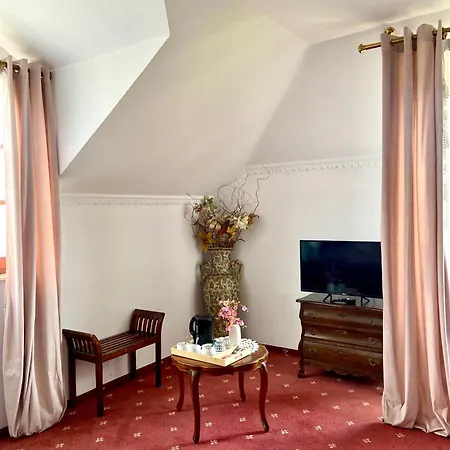 Dwor Szczepanskich Hotel