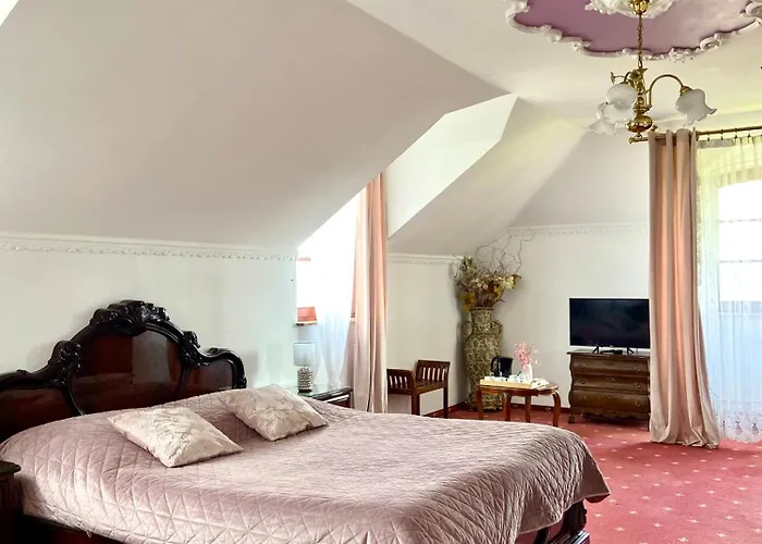 Dwor Szczepanskich Hotel 3*